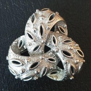 Celtic Trinity knot textured silver-tone brooch with openwork